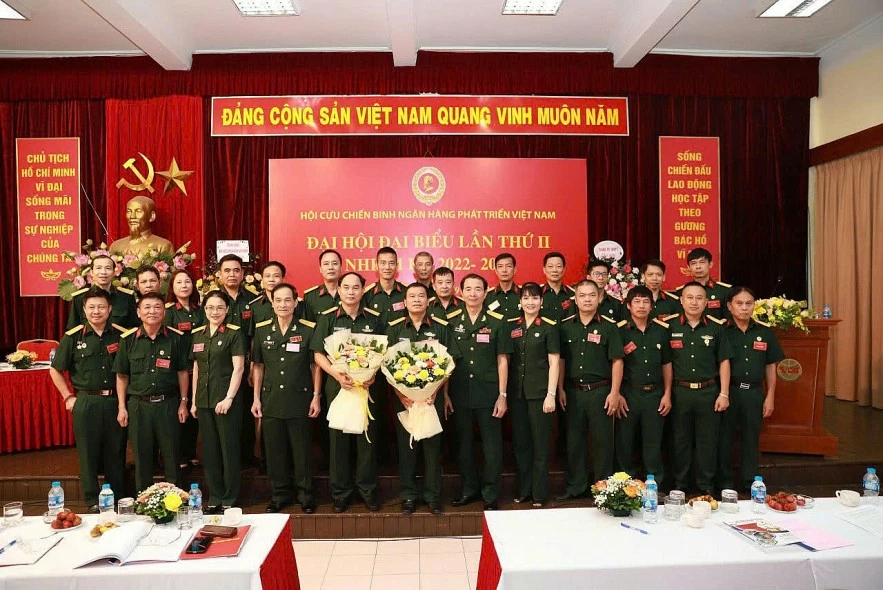 Phát huy truyền thống “Bộ đội Cụ Hồ”, góp phần hoàn thành nhiệm vụ cơ cấu lại VDB