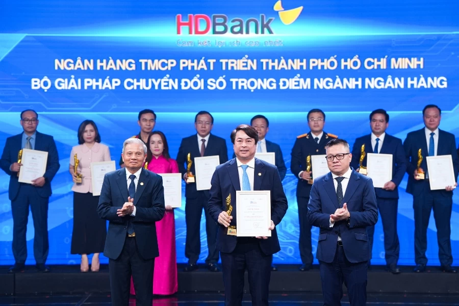 HDBank ghi dấu ấn tại Giải thưởng Chuyển đổi số Việt Nam 2025 với bộ giải pháp số trọng điểm ngành ngân hàng