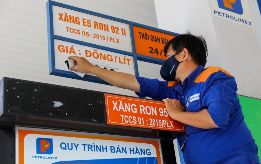 Ngày 5/12: Giá xăng dầu trong nước biến động trái chiều, thế giới tăng Ngày 5/12: Giá xăng dầu trong nước biến động trái chiều, thế giới tăng