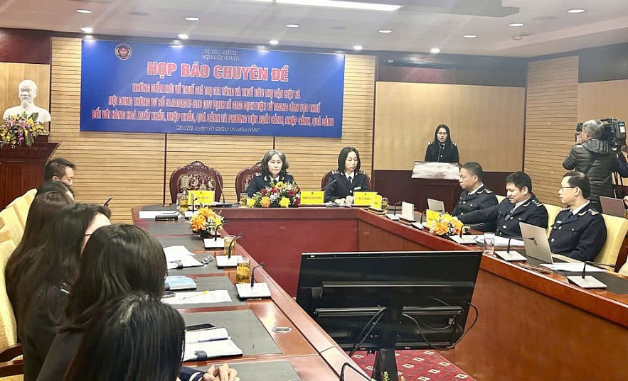 Hải quan đồng hành hỗ trợ doanh nghiệp thực hiện chính sách thuế Hải quan đồng hành hỗ trợ doanh nghiệp thực hiện chính sách thuế