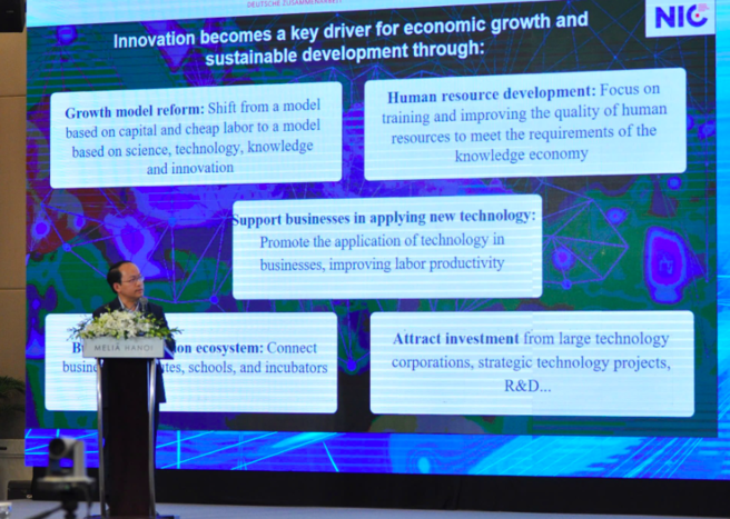 Tăng trưởng bền vững đòi hỏi Việt Nam chuyển mô hình sang công nghệ cao và kinh tế xanh