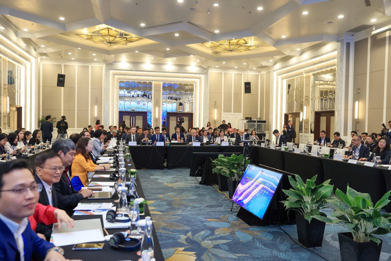 “Cơ hội Harvard” và yêu cầu cải cách thể chế