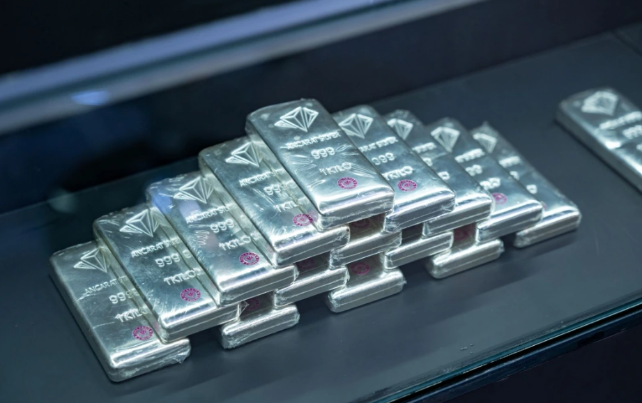 Ngày 6/12: Giá bạc trong nước và thế giới đảo chiều tăng trở lại