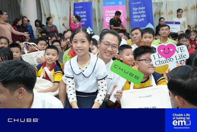 Chubb Life Việt Nam dành hơn 1 tỷ đồng hỗ trợ học sinh khó khăn và các địa phương gánh chịu thiên tai Chubb Life Việt Nam dành hơn 1 tỷ đồng hỗ trợ học sinh khó khăn và các địa phương gánh chịu thiên tai