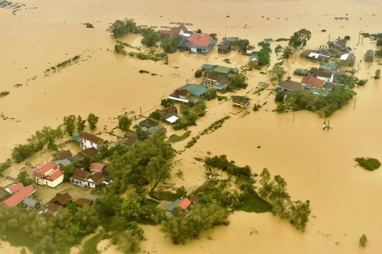 Thiên tai, bão lũ gây thiệt hại sơ bộ hơn 97.000 tỷ đồng Thiên tai, bão lũ gây thiệt hại sơ bộ hơn 97.000 tỷ đồng