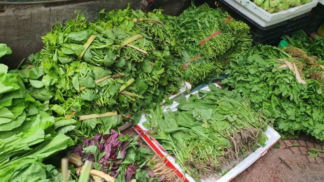 Giá thực phẩm và nhiên liệu leo thang sau mưa lũ kéo CPI tháng 11 tăng 0,45%