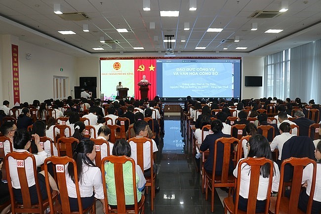 Thuế TP. Đà Nẵng tổ chức bồi dưỡng kỹ năng giao tiếp, ứng xử trong thi hành công vụ Thuế TP. Đà Nẵng tổ chức bồi dưỡng kỹ năng giao tiếp, ứng xử trong thi hành công vụ