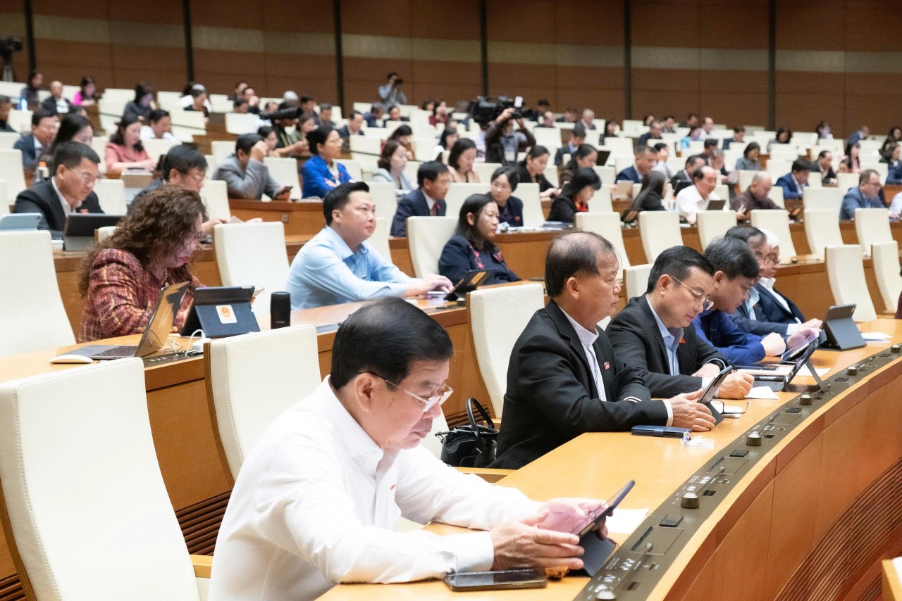 Đề xuất phân cấp thẩm quyền quyết định đầu tư của Quốc hội, Chính phủ cho TP. Hà Nội Đề xuất phân cấp thẩm quyền quyết định đầu tư của Quốc hội, Chính phủ cho TP. Hà Nội