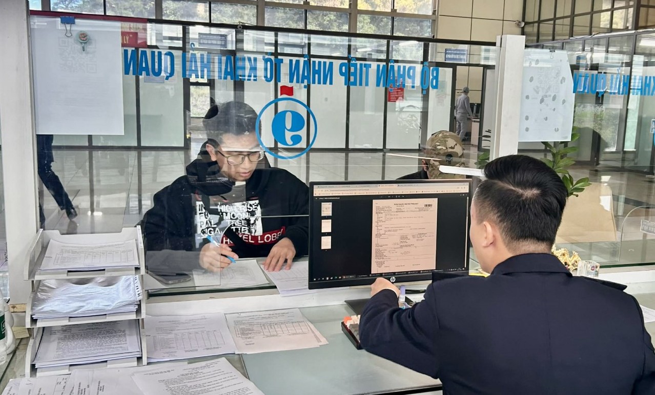 Hải quan cửa khẩu Hữu Nghị thu ngân sách đạt 5.777 tỷ đồng, vượt chỉ tiêu