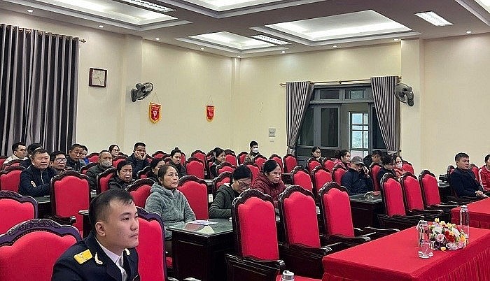 Thuế cơ sở 4 tỉnh Lạng Sơn tổ chức tuyên truyền, hướng dẫn hộ kinh doanh Thuế cơ sở 4 tỉnh Lạng Sơn tổ chức tuyên truyền, hướng dẫn hộ kinh doanh