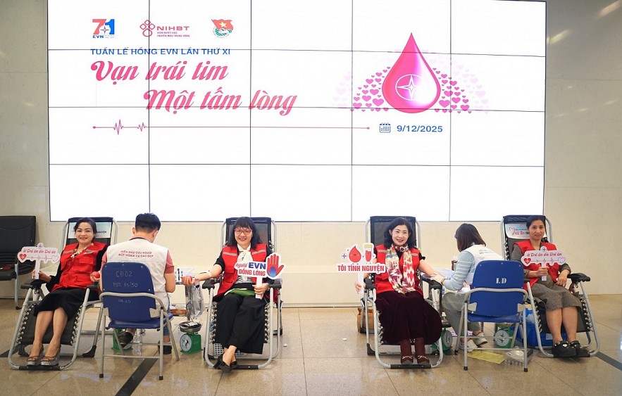 EVN phát động Tuần lễ hồng với thông điệp “Vạn trái tim - Một tấm lòng” EVN phát động Tuần lễ hồng với thông điệp “Vạn trái tim - Một tấm lòng”