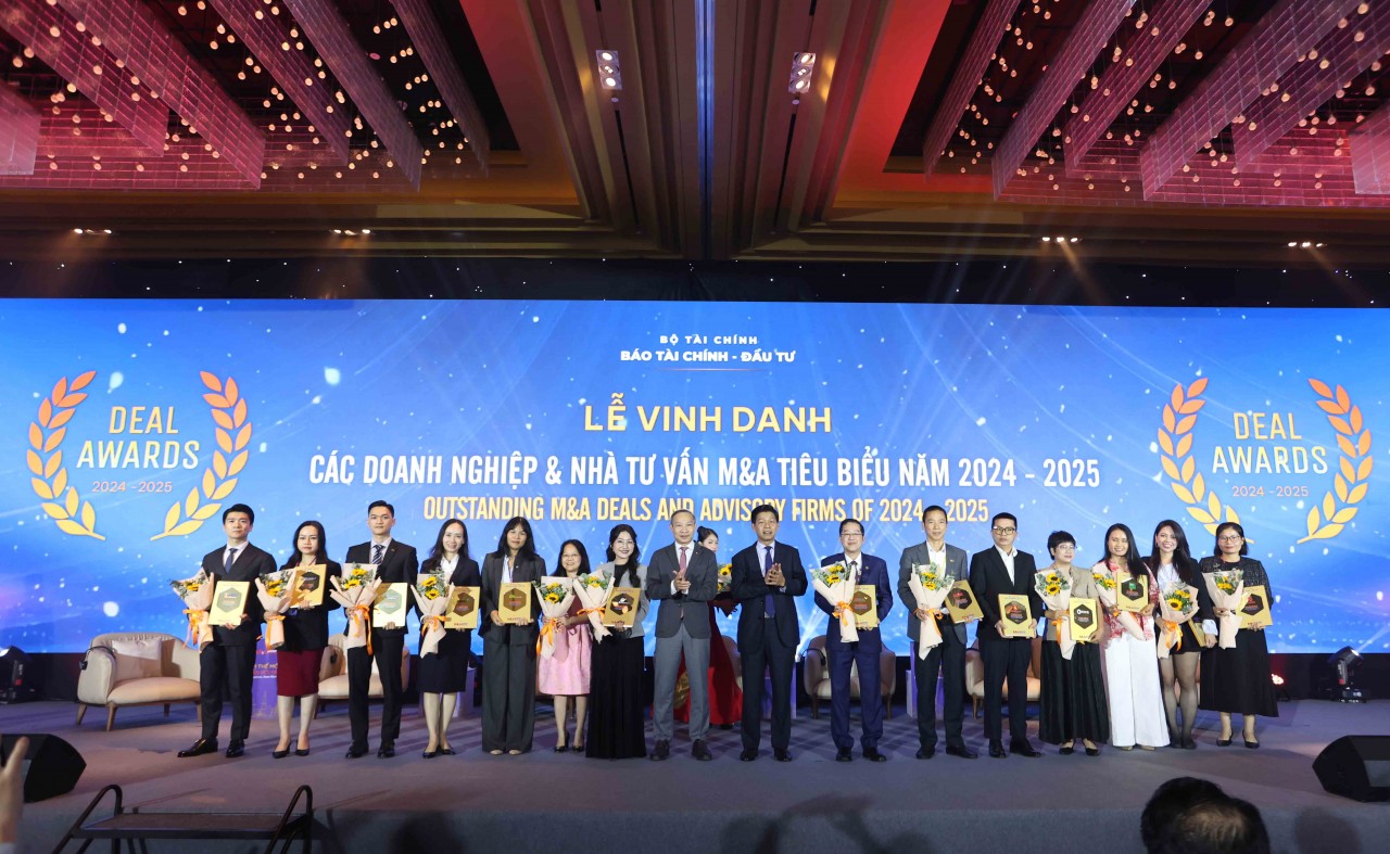 Vinh danh các thương vụ M&A tiêu biểu 2025 tại Diễn đàn M&A Việt Nam lần thứ 17 Vinh danh các thương vụ M&A tiêu biểu 2025 tại Diễn đàn M&A Việt Nam lần thứ 17