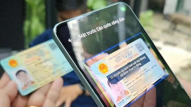 Hàng loạt ngân hàng yêu cầu cập nhật thông tin trước năm 2026, chậm trễ có thể bị khóa giao dịch Hàng loạt ngân hàng yêu cầu cập nhật thông tin trước năm 2026, chậm trễ có thể bị khóa giao dịch