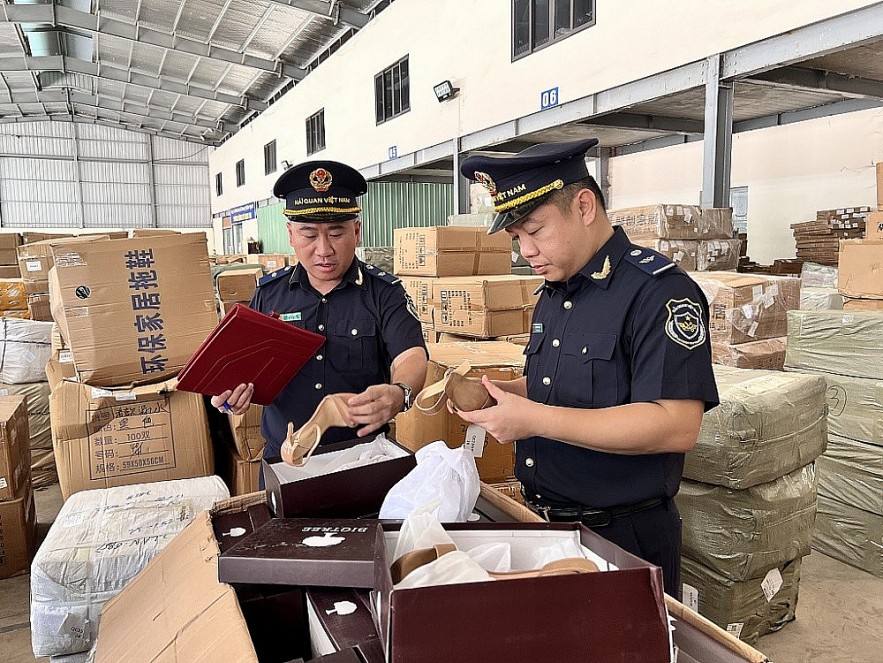 undefined Hành động đấu tranh, ngăn chặn buôn lậu, gian lận thương mại, hàng giả, vi phạm sở hữu trí tuệ