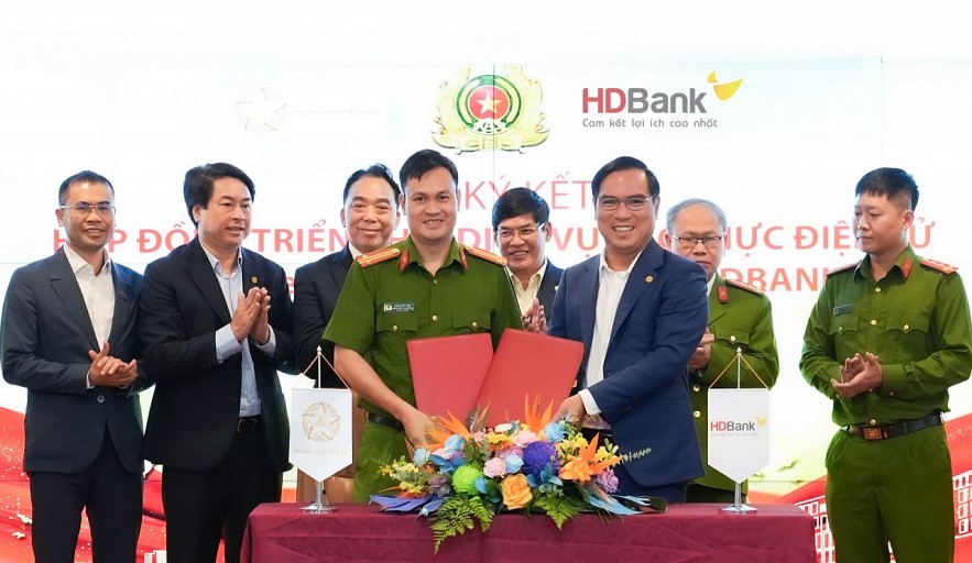 HDBank hợp tác với Trung tâm RAR – Bộ Công an: Tích hợp VNeID, mang trải nghiệm số thuận tiện cho khách hàng HDBank hợp tác với Trung tâm RAR – Bộ Công an: Tích hợp VNeID, mang trải nghiệm số thuận tiện cho khách hàng