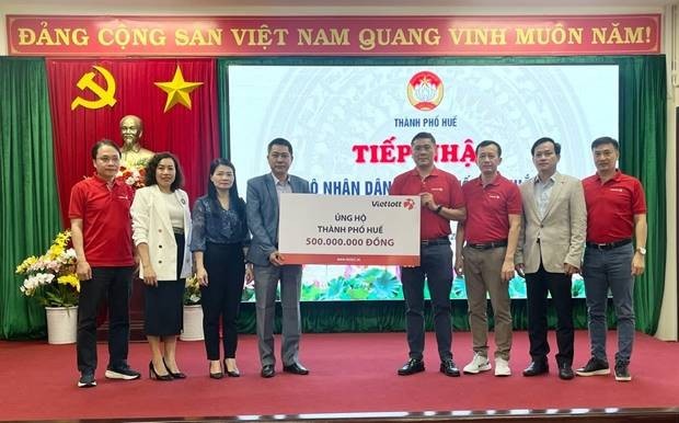 Vietlott ủng hộ 5 tỉnh, thành miền Trung khắc phục hậu quả lũ lụt