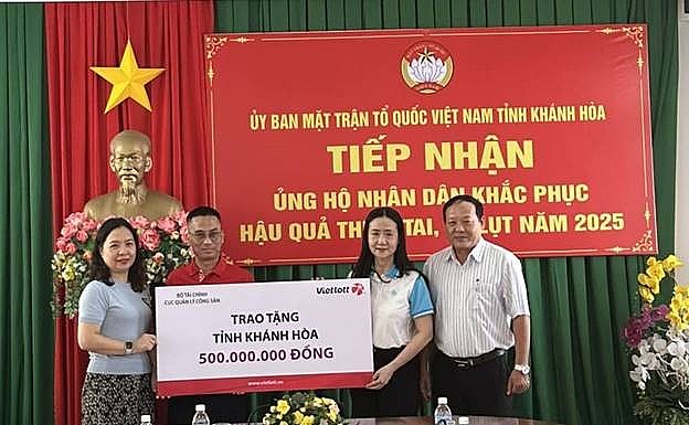 Vietlott ủng hộ 5 tỉnh, thành miền Trung khắc phục hậu quả lũ lụt