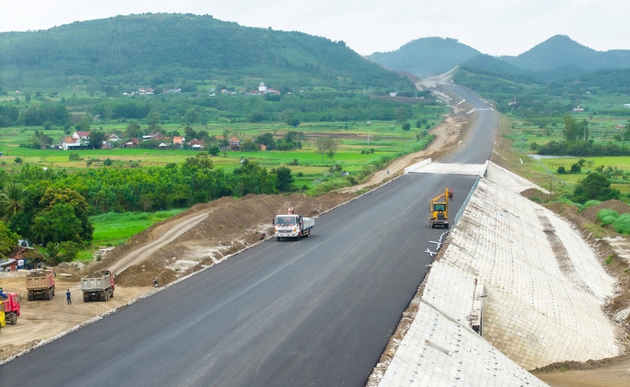 Hoàn thành, thông xe kỹ thuật 3.188 km đường bộ cao tốc vào ngày 19/12/2025 Hoàn thành, thông xe kỹ thuật 3.188 km đường bộ cao tốc vào ngày 19/12/2025