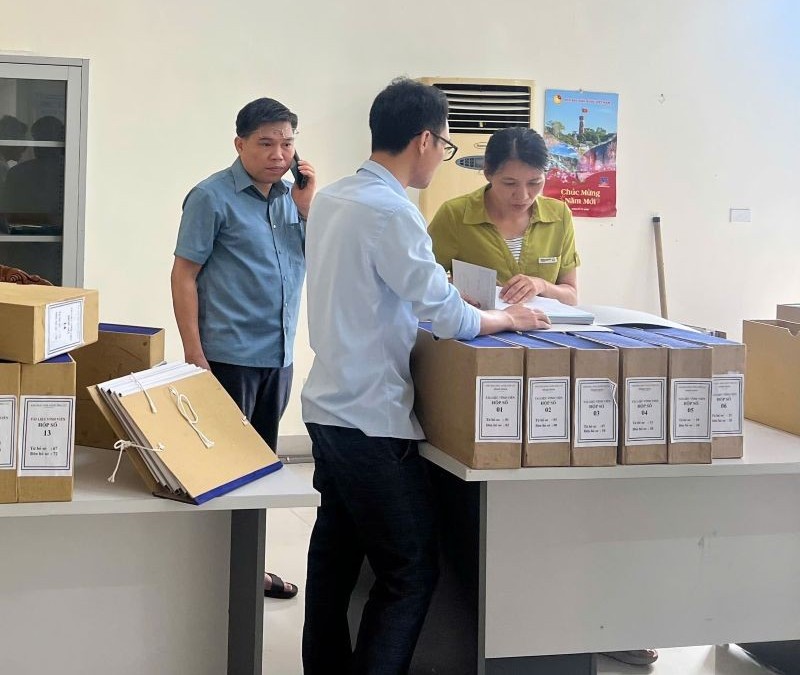 Kho bạc Nhà nước khu vực IV hoàn tất giao nộp 1.333 hồ sơ vĩnh viễn vào Lưu trữ lịch sử tỉnh Hưng Yên