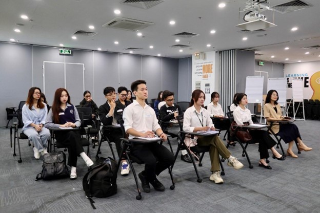 Người trẻ rút ngắn khoảng cách kỹ năng ngân hàng với TWings Academy Người trẻ rút ngắn khoảng cách kỹ năng ngân hàng với TWings Academy