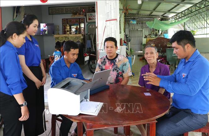 Bình dân học vụ số: Phổ cập kỹ năng số cơ bản trong cộng đồng Chú thích ảnh