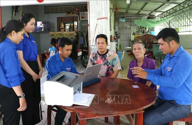 Bình dân học vụ số: Phổ cập kỹ năng số cơ bản trong cộng đồng Chú thích ảnh