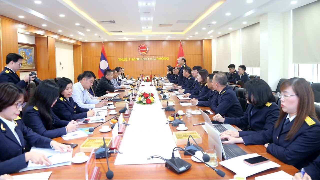 Vụ Thuế Lào khảo sát công tác quản lý thuế thu nhập cá nhân tại Thuế TP. Hải Phòng