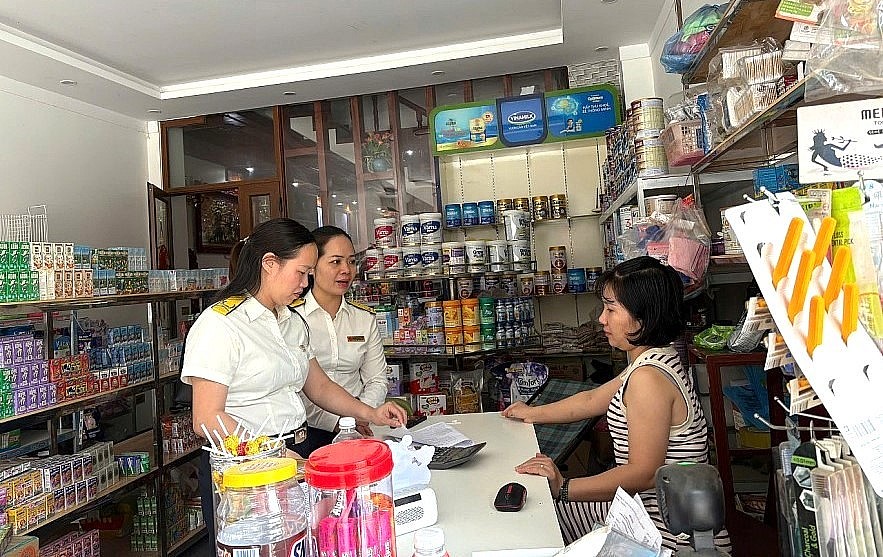 Thuế tỉnh Điện Biên hoàn thành chiến dịch 30 ngày chuyển đổi hộ kinh doanh sang kê khai thuế Thuế tỉnh Điện Biên hoàn thành chiến dịch 30 ngày chuyển đổi hộ kinh doanh sang kê khai thuế