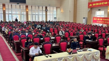 Thuế cơ sở 5 tỉnh Tuyên Quang tuyên truyền chuyển đổi mô hình quản lý thuế với hộ kinh doanh