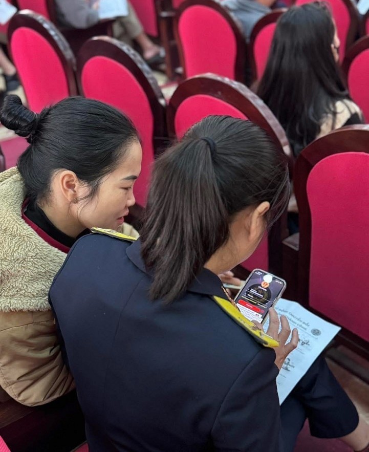 Thuế Cơ sở 5 tỉnh Tuyên Quang tuyên truyền chuyển đổi mô hình quản lý thuế với hộ kinh doanh Thuế cơ sở 5 tỉnh Tuyên Quang tuyên truyền chuyển đổi mô hình quản lý thuế với hộ kinh doanh