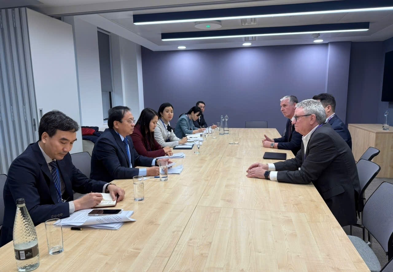 Tăng cường trao đổi kinh nghiệm về lĩnh vực quản lý và thẩm định giá giữa Việt Nam - Vương quốc Anh Tăng cường trao đổi kinh nghiệm về lĩnh vực quản lý và thẩm định giá giữa Việt Nam - Vương quốc Anh