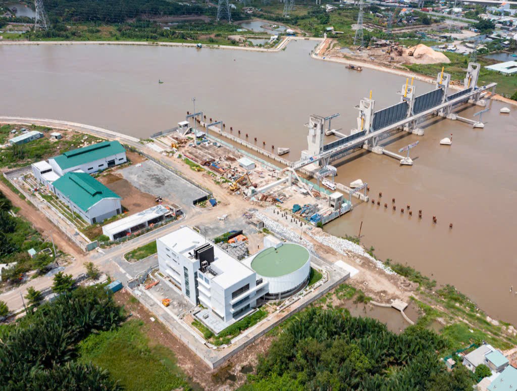 Nghị quyết 98 sửa đổi tạo đà “hồi sinh” dự án ngăn triều 10.000 tỷ Nghị quyết 98 sửa đổi tạo đà “hồi sinh” dự án ngăn triều 10.000 tỷ