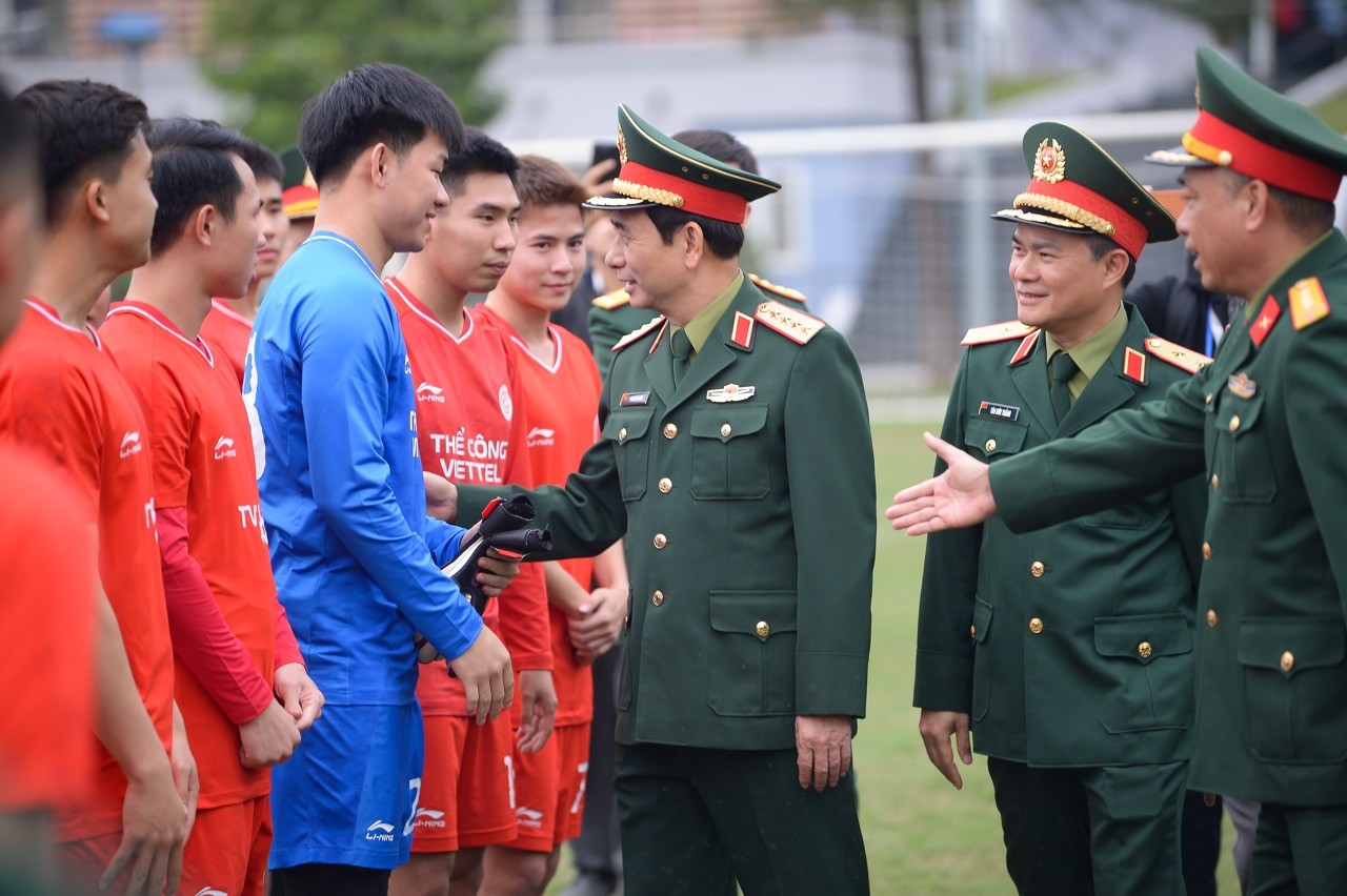 Đại tướng Phan Văn Giang gặp mặt, động viên CLB Thể Công Viettel Đại tướng Phan Văn Giang gặp mặt, động viên CLB Thể Công Viettel