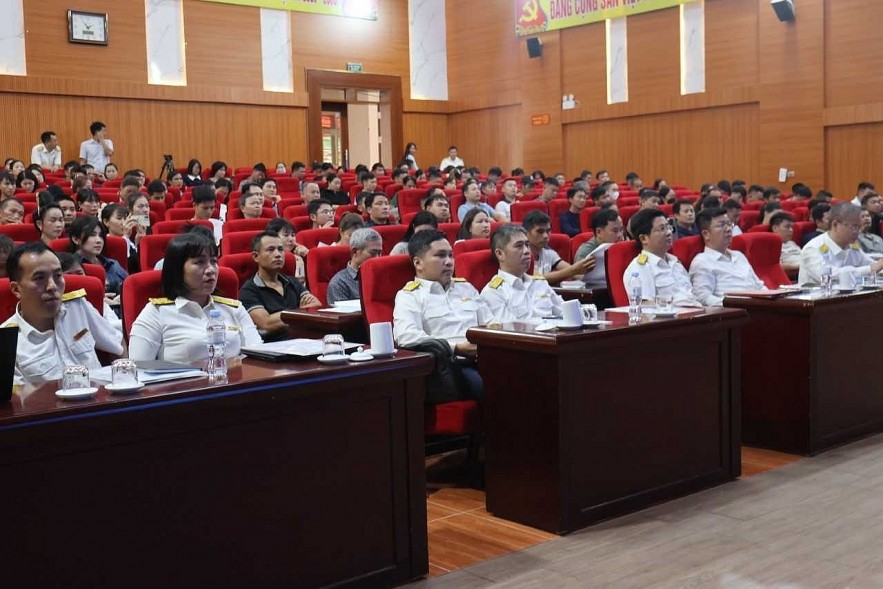 Thuế tỉnh Lai Châu đồng hành cùng hộ kinh doanh chuyển đổi từ thuế khoán sang kê khai Thuế tỉnh Lai Châu chủ động nhiều giải pháp hỗ trợ hộ kinh doanh chuyển đổi từ thuế khoán sang kê khai