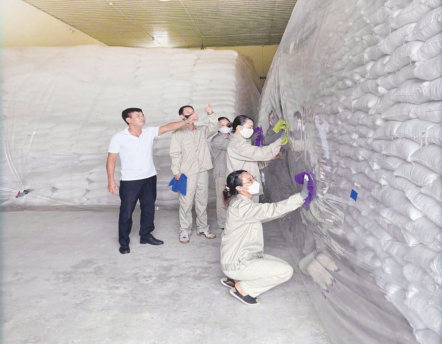 Vượt khó, xuất cấp kịp thời hàng dự trữ hỗ trợ người dân Vượt khó, xuất cấp kịp thời hàng dự trữ hỗ trợ người dân