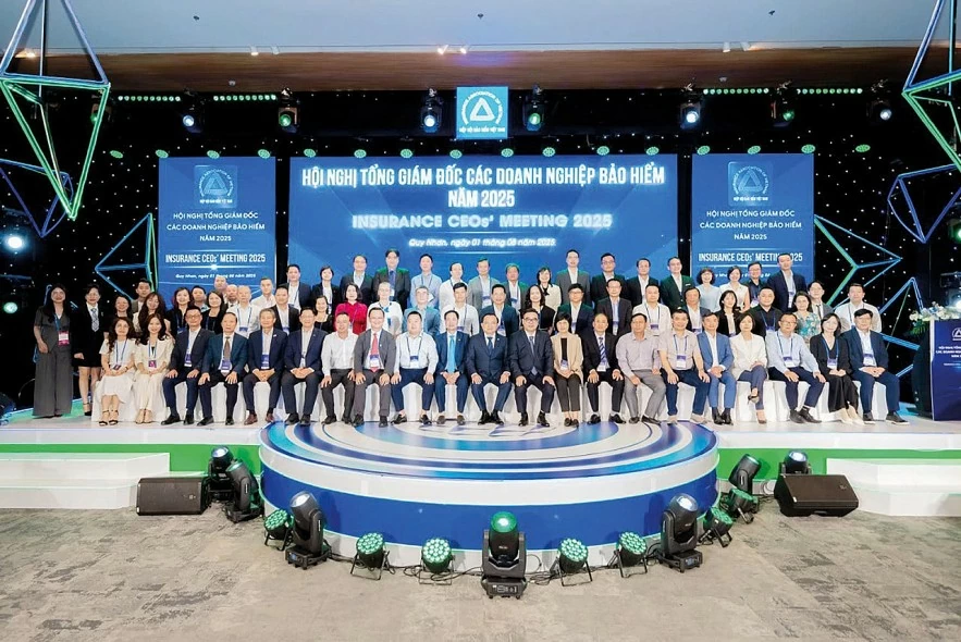 Kiến tạo niềm tin, thúc đẩy thị trường phát triển bền vững Kiến tạo niềm tin, thúc đẩy thị trường phát triển bền vững