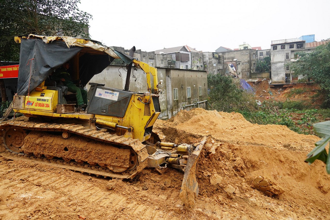 Dự án được triển khai tích cực khẩn trương, nhằm sớm ổn định cuộc sống cho người dân. Ảnh: Nhật Trường