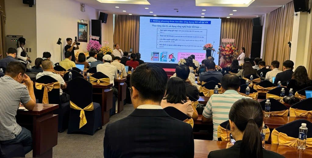 Báo chí là "lá chắn nhận thức" trong phòng chống lừa đảo qua ứng dụng ngân hàng số