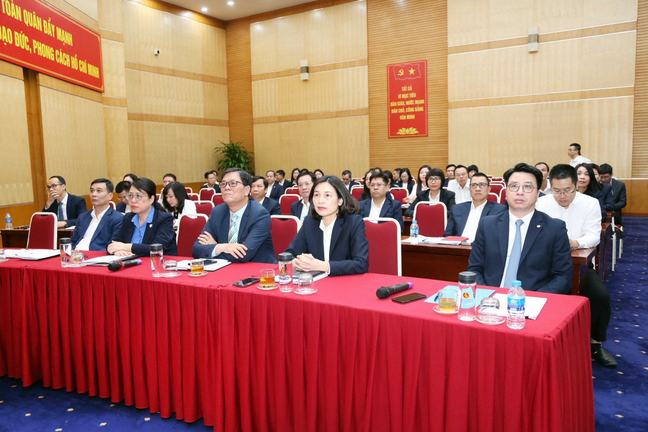 Kho bạc Nhà nước quản lý ngân quỹ nhà nước tập trung, thống nhất trong toàn hệ thống Kho bạc Nhà nước quản lý ngân quỹ nhà nước tập trung, thống nhất trong toàn hệ thống