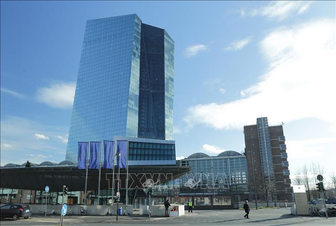 ECB giữ nguyên lãi suất khi tăng trưởng eurozone vượt kỳ vọng Chú thích ảnh