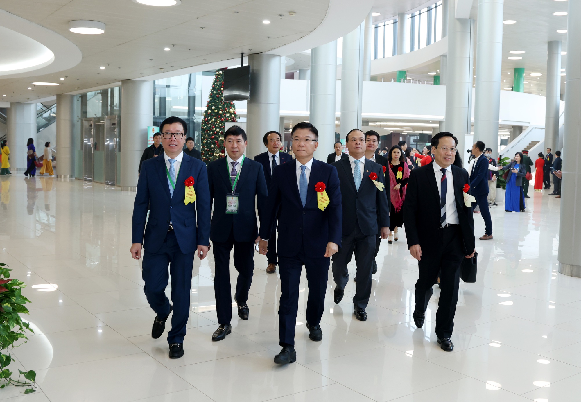 CẬP NHẬT: Thủ tướng Chính phủ và Chủ tịch Quốc hội dự lễ khởi công, khánh thành 234 dự án lớn trên cả nước- Ảnh 5. CẬP NHẬT: Thủ tướng Chính phủ và Chủ tịch Quốc hội dự lễ khởi công, khánh thành 234 dự án lớn trên cả nước- Ảnh 5.