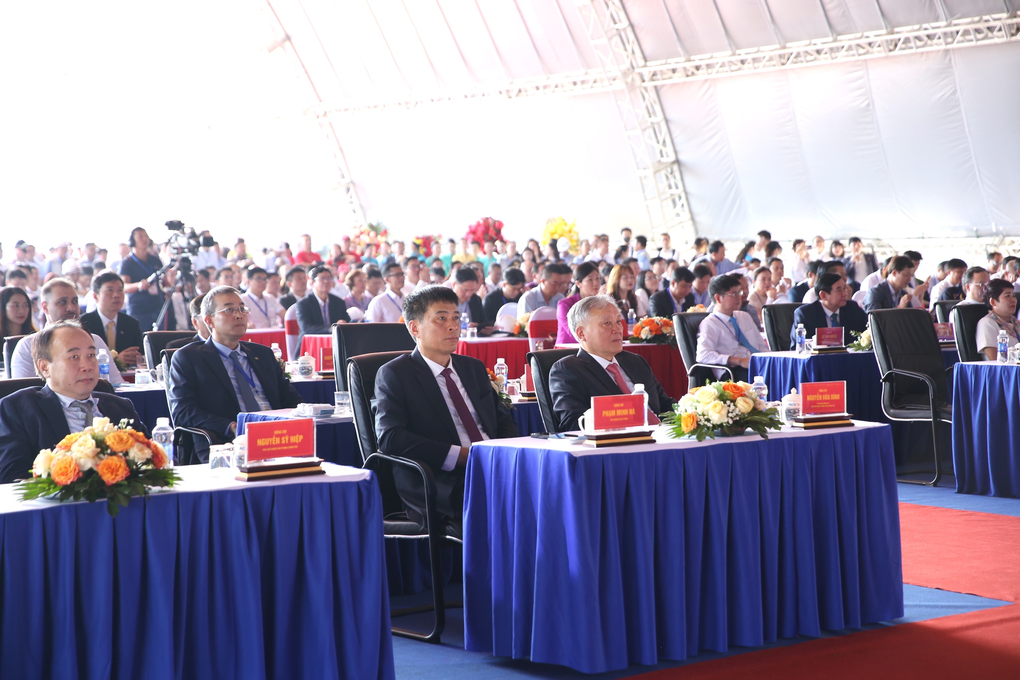 CẬP NHẬT: Thủ tướng Chính phủ và Chủ tịch Quốc hội dự lễ khởi công, khánh thành 234 dự án lớn trên cả nước- Ảnh 3. CẬP NHẬT: Thủ tướng Chính phủ và Chủ tịch Quốc hội dự lễ khởi công, khánh thành 234 dự án lớn trên cả nước- Ảnh 3.