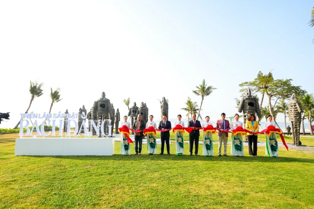 BIM Land đưa chiến thắng Bạch Đằng vào cuộc đối thoại giữa lịch sử, di sản và thời đại tại Halong Marina BIM Land đưa chiến thắng Bạch Đằng vào cuộc đối thoại giữa lịch sử, di sản và thời đại tại Halong Marina