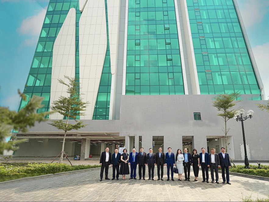 Vietcombank khánh thành 2 công trình, dự án chào mừng Đại hội đại biểu toàn quốc lần thứ XIV của Đảng