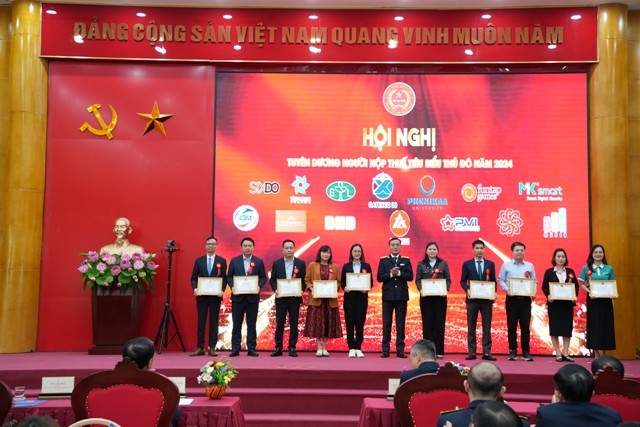 Hà Nội tuyên dương 170 doanh nghiệp, người nộp thuế tuân thủ tốt pháp luật thuế