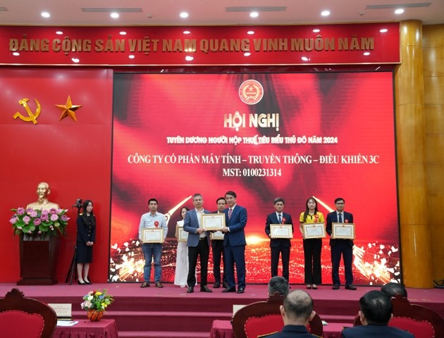 Hà Nội tuyên dương 170 doanh nghiệp, người nộp thuế tuân thủ tốt pháp luật thuế