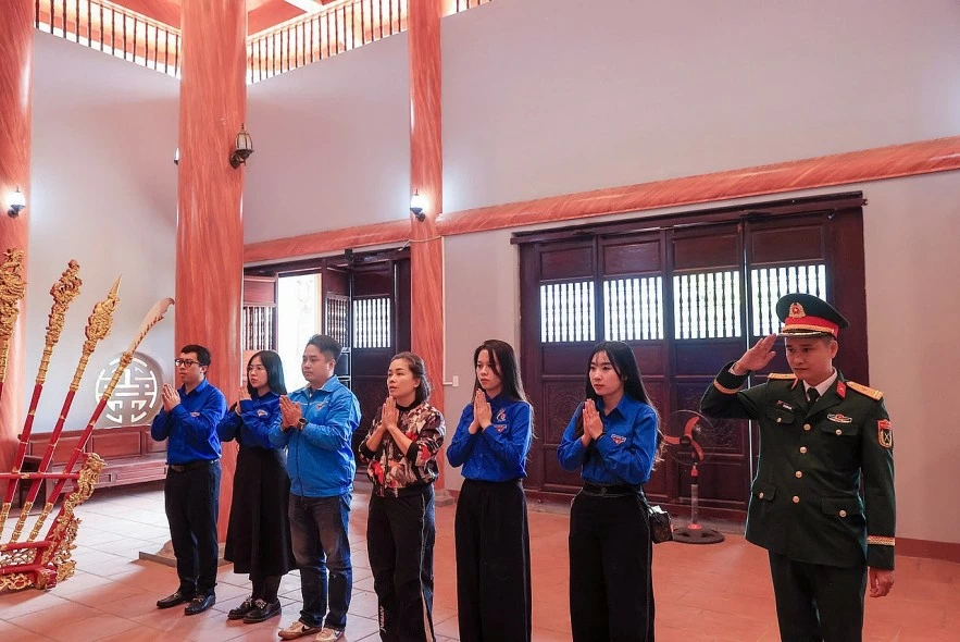 Hành trình về nguồn hun đúc bản lĩnh chính trị của đoàn viên thanh niên Vụ I, Bộ Tài chính