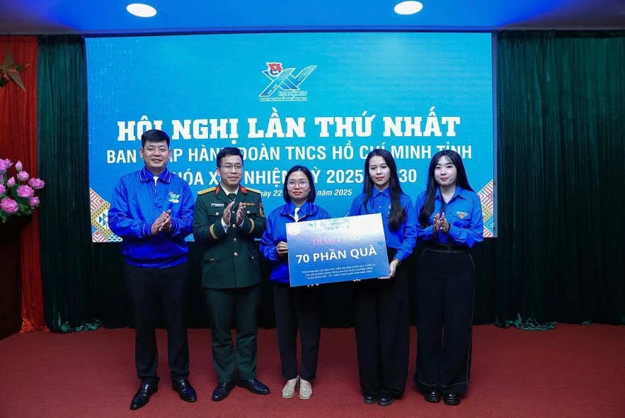 Hành trình về nguồn hun đúc bản lĩnh chính trị của đoàn viên thanh niên Vụ I, Bộ Tài chính