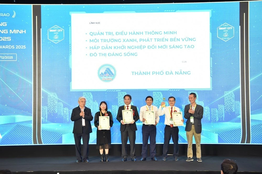 Công bố 18 Giải thưởng Thành phố Thông minh Việt Nam 2025 Công bố 18 Giải thưởng Thành phố Thông minh Việt Nam 2025