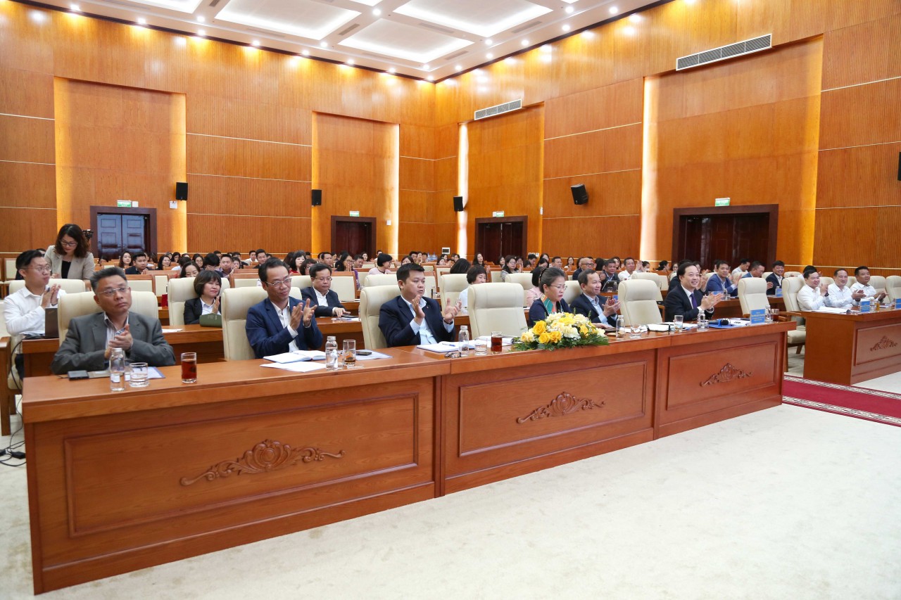 Chủ động hội nhập quốc tế sâu rộng, quản lý nợ công chặt chẽ, an toàn Chủ động hội nhập quốc tế sâu rộng, quản lý nợ công chặt chẽ, an toàn